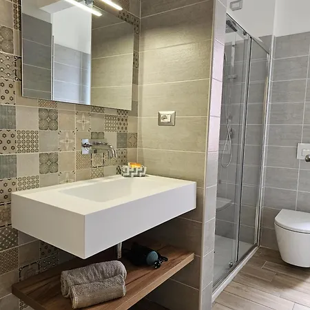 Lägenhetshotell Tropeano 3*