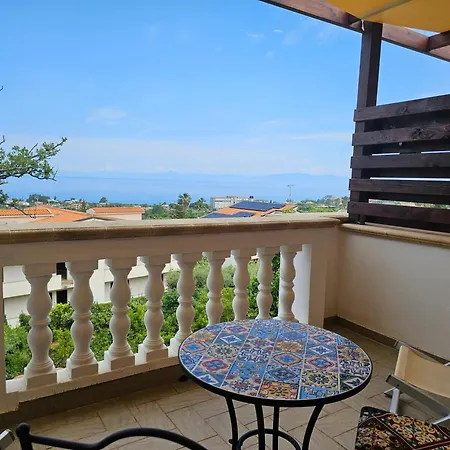 Tropeano מלון דירות