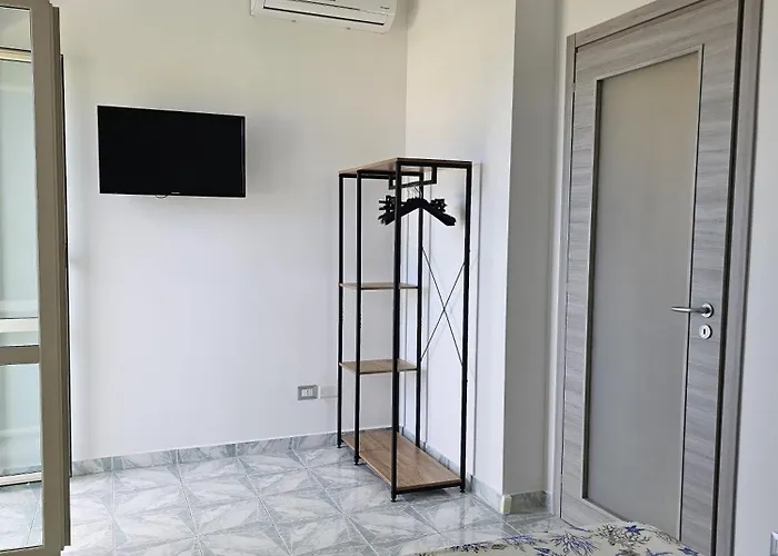 מלון דירות Tropeano 3*